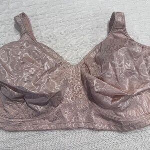 Playtex Nude/Tan bra!
